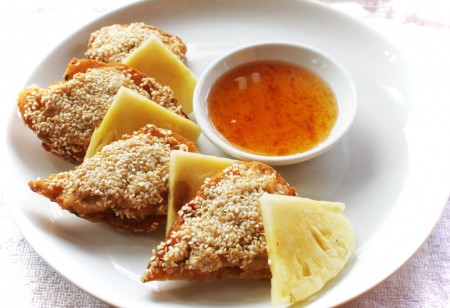 Shrimp bread with sesame and pineapple .... 100 B